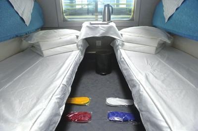 揭秘高鐵動(dòng)臥內(nèi)部設(shè)置:每鋪標(biāo)配插座和電視